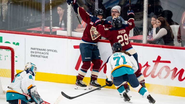 Poulin, Roque and Desbenes lead Victoire to victory over Sirens in home opener