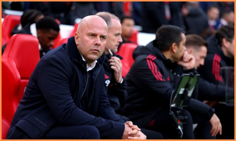 Sciat Relaxed Man Van Dijk Criting Team