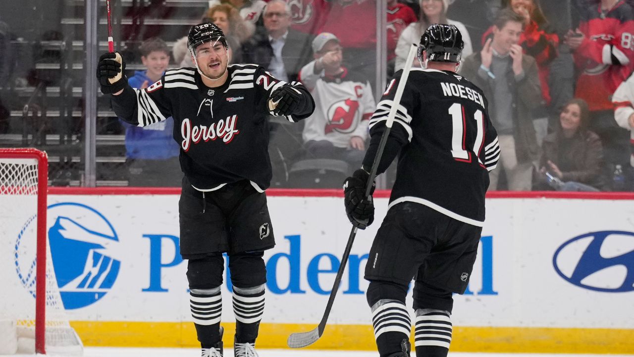 The Devils' losing streak ended with a win over the Red Wings