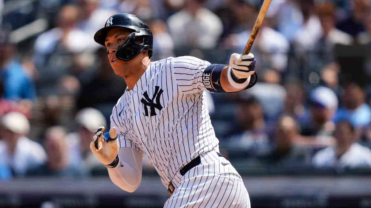 The Yankees' Aaron Judge defeated Cal Reilly to win his third AL MVP award
