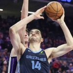 Canada's Zach Eddy has career-high 32 points to lead Grizzlies past Kings 

