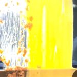 Protéssars smear Dessert in the factory case

