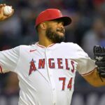 Report: Closer Kenley Johnson signs one-year deal with Tigers

