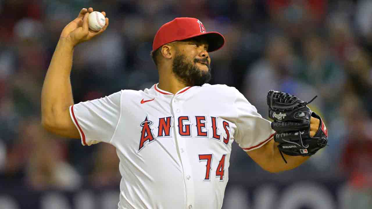 Report: Closer Kenley Johnson signs one-year deal with Tigers