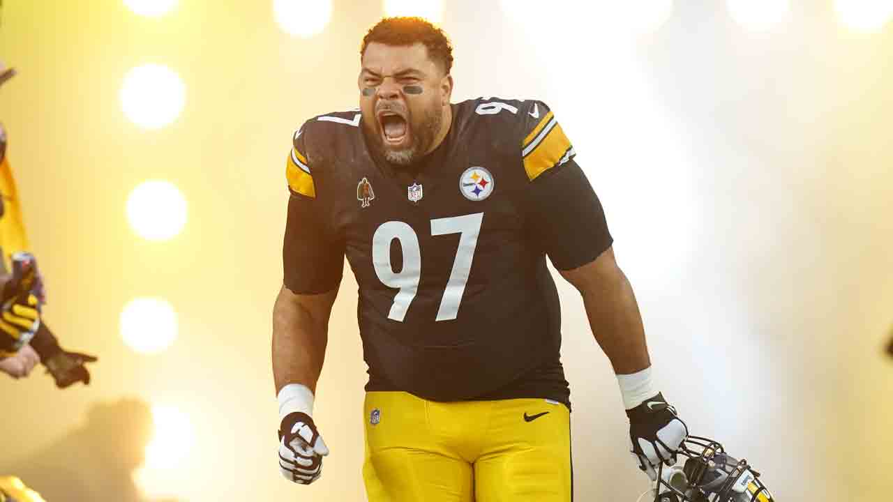 The Steelers' Hayward claimed the Bulls' Allen kneed him during the loss